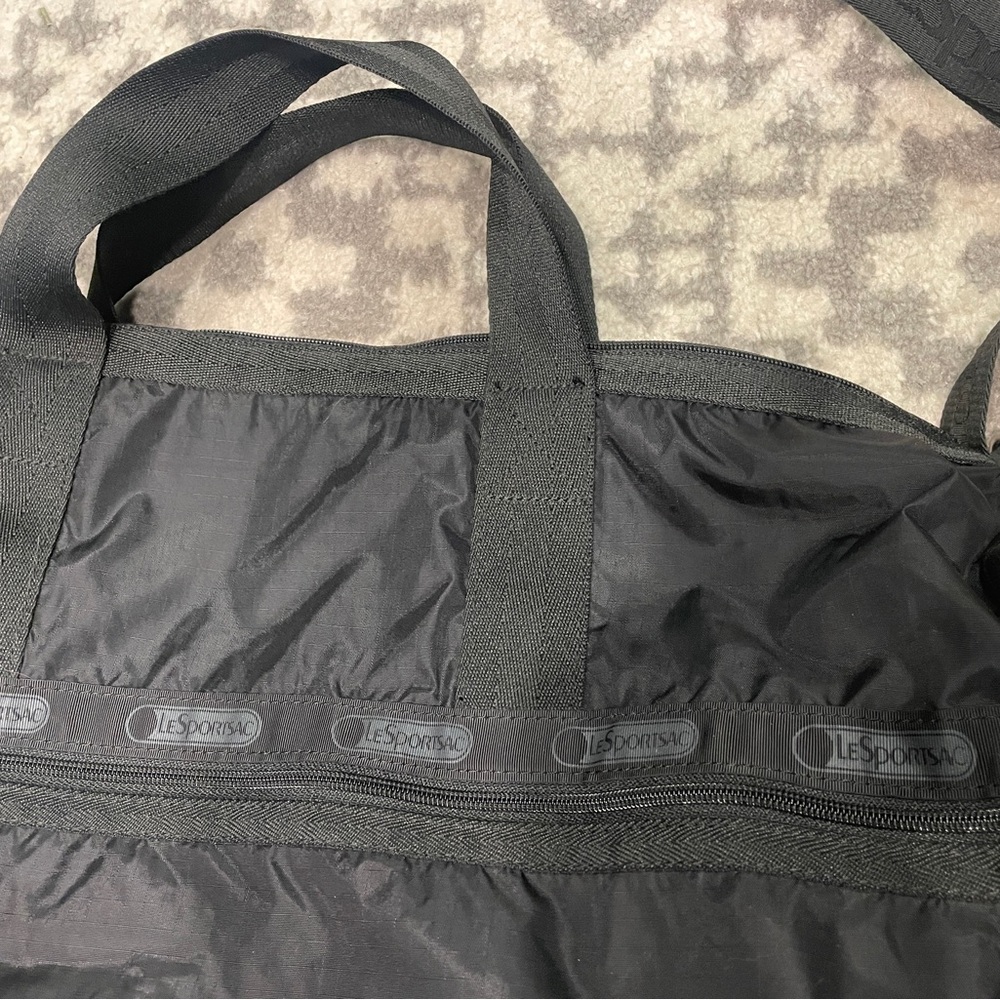LeSportsac Large Black Nylon Travel Tote / Weekender Bag 21” x 14” - Picture 2 of 2